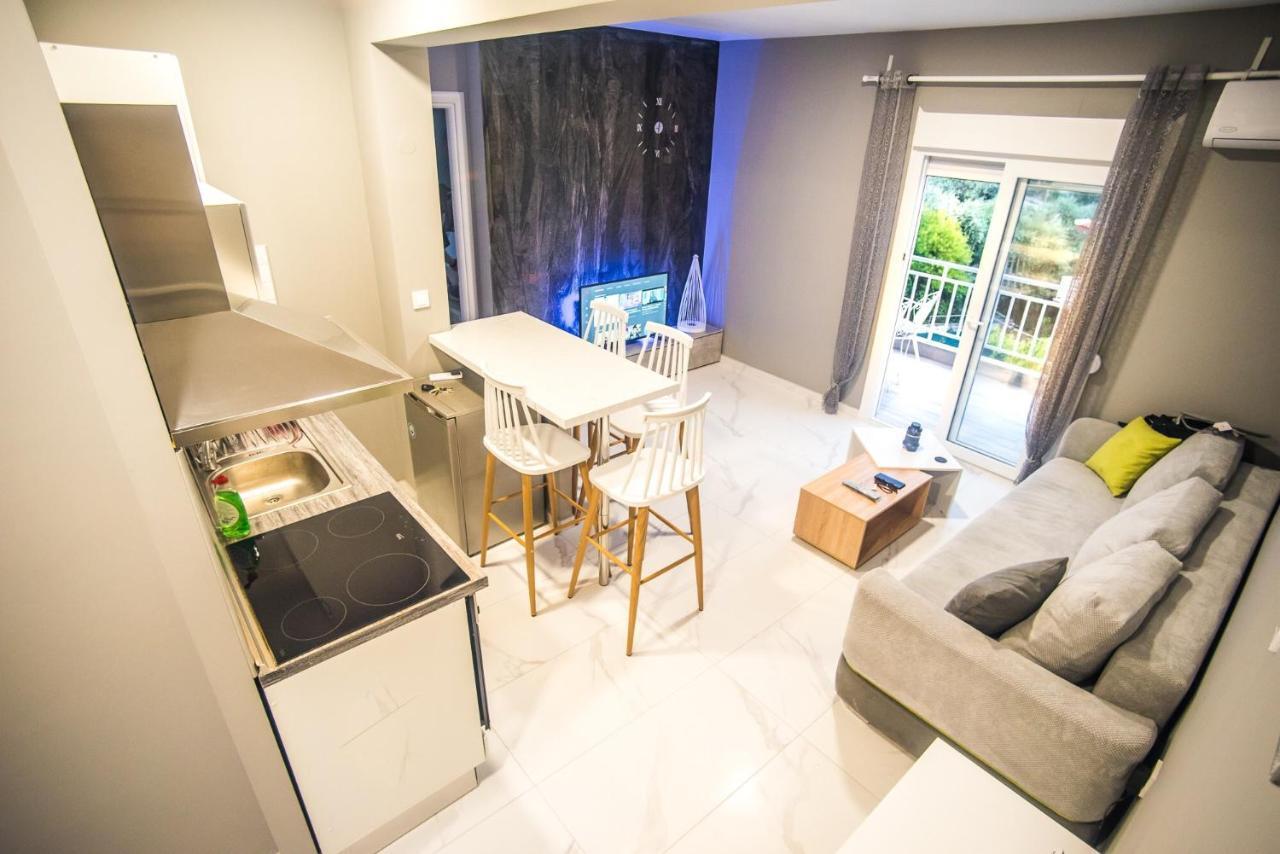 Diamond Lux Apartment PalaiónTsiflíkion Dış mekan fotoğraf